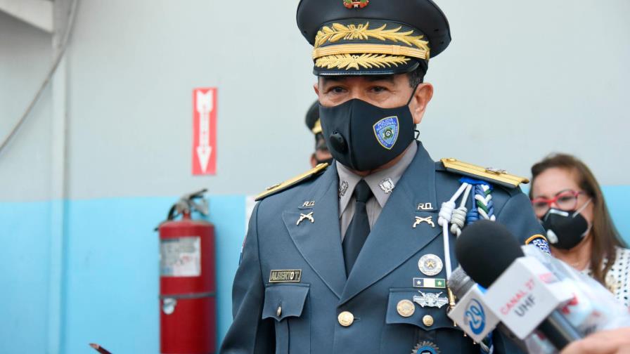 Comandante de la Policía en el Cibao advierte sancionarán a policías que permitan fiestas masivas 