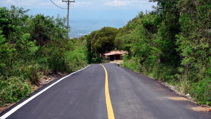 Denuncian está inconclusa la carretera inaugurada por Danilo Medina en Santiago Denuncian está inconclusa la carretera inaugurada por Danilo Medina en Santiago
