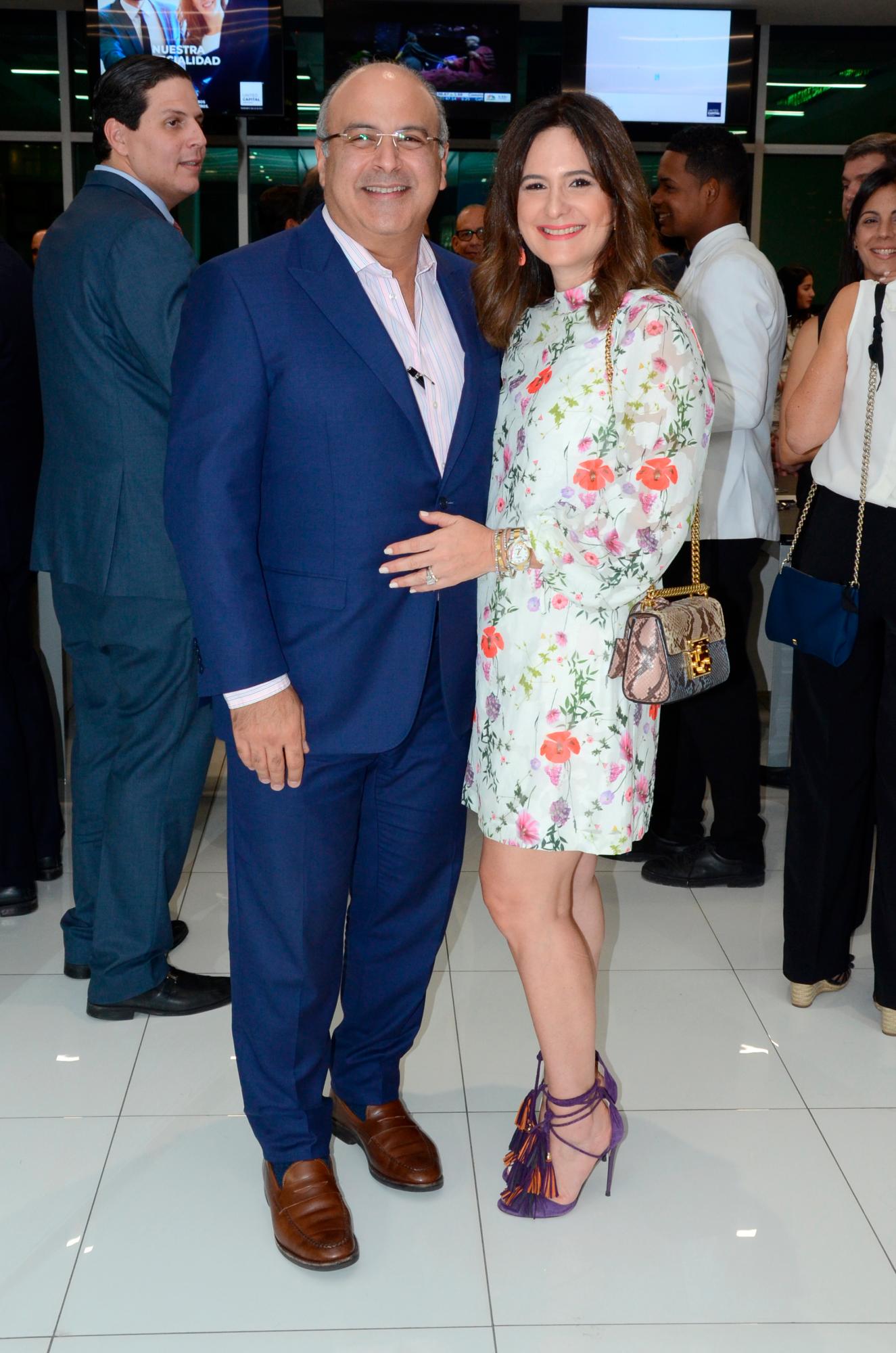 Héctor José Rizek y Bethania de Rizek.