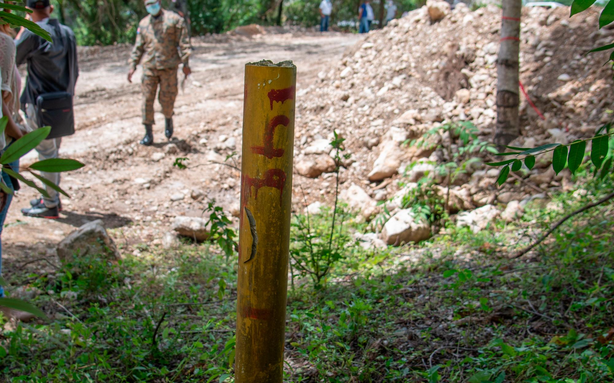 Explotación minera a menos de 5 metros de la marca del límte del área protegida.