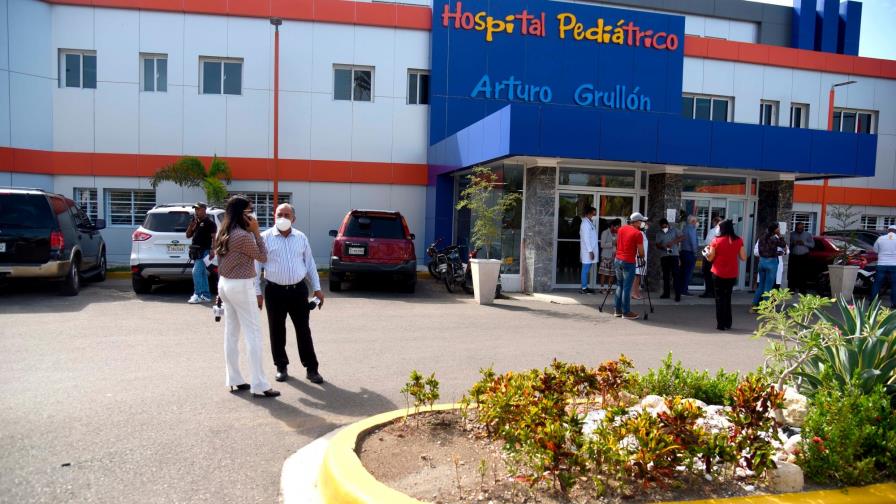 Denuncian tomógrafo de hospital infantil de Santiago tiene cuatro meses fuera de servicio Denuncian tomógrafo de hospital infantil de Santiago tiene cuatro meses fuera de servicio