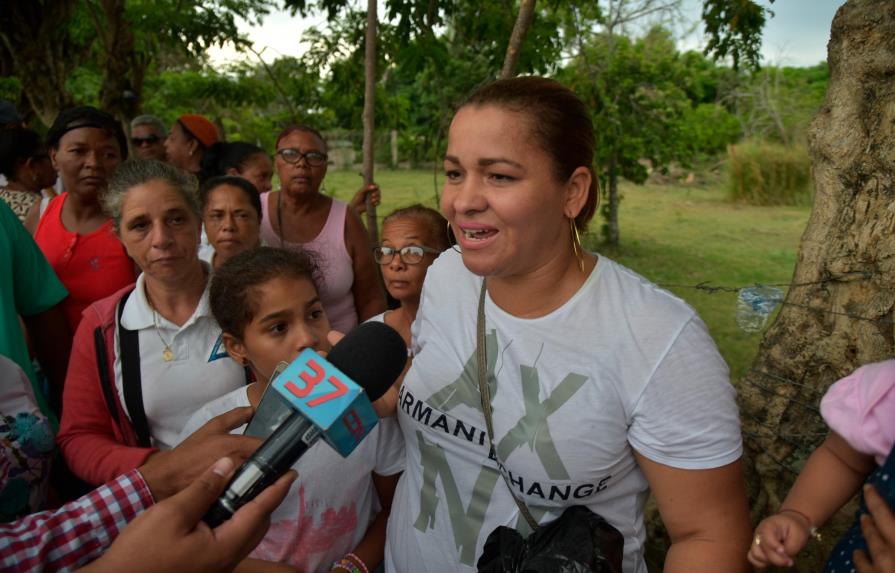 Familias desalojadas para construir Jardín Botánico de Santiago esperan su reubicación