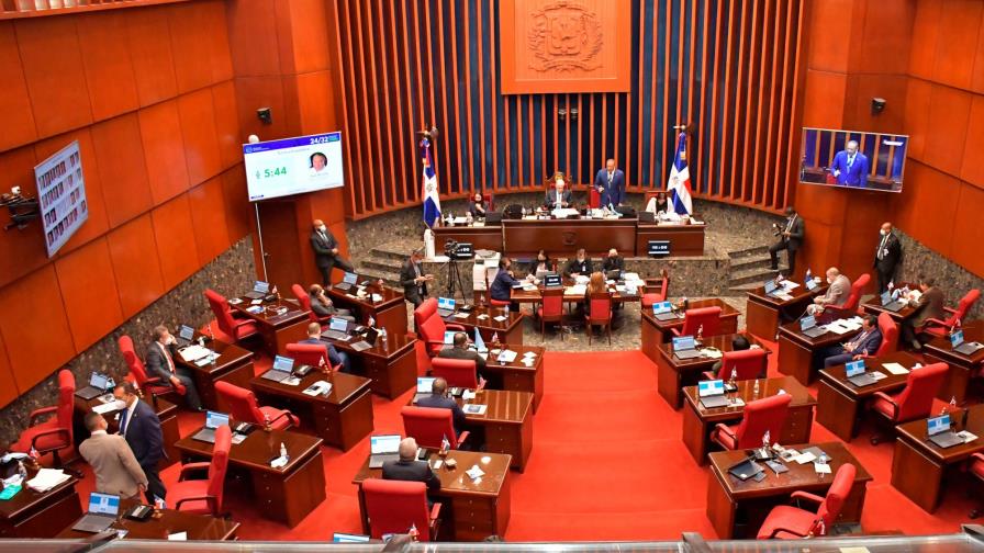 El Senado avanza lectura íntegra del proyecto de ley de Comercio Marítimo