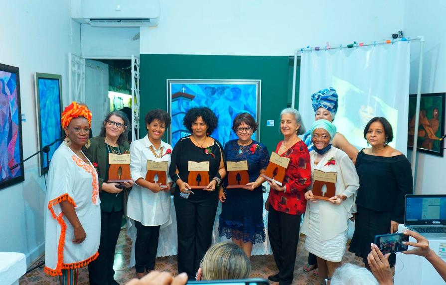 Fundación Arte y Cultura Raíces reconocen a mujeres del arte y la cultura en el marco de su sexto aniversario