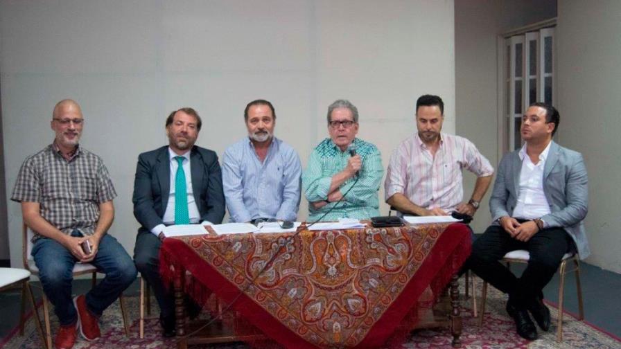 Acusan a Pochy Familia de pretender apoderarse del sistema de gestión colectiva 