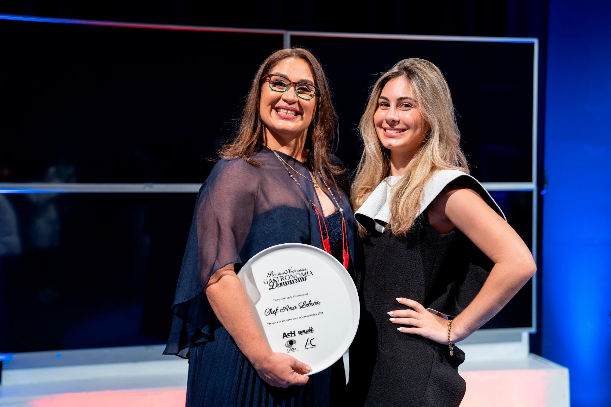 Ana Lebrón con su hija Piera Gregis.