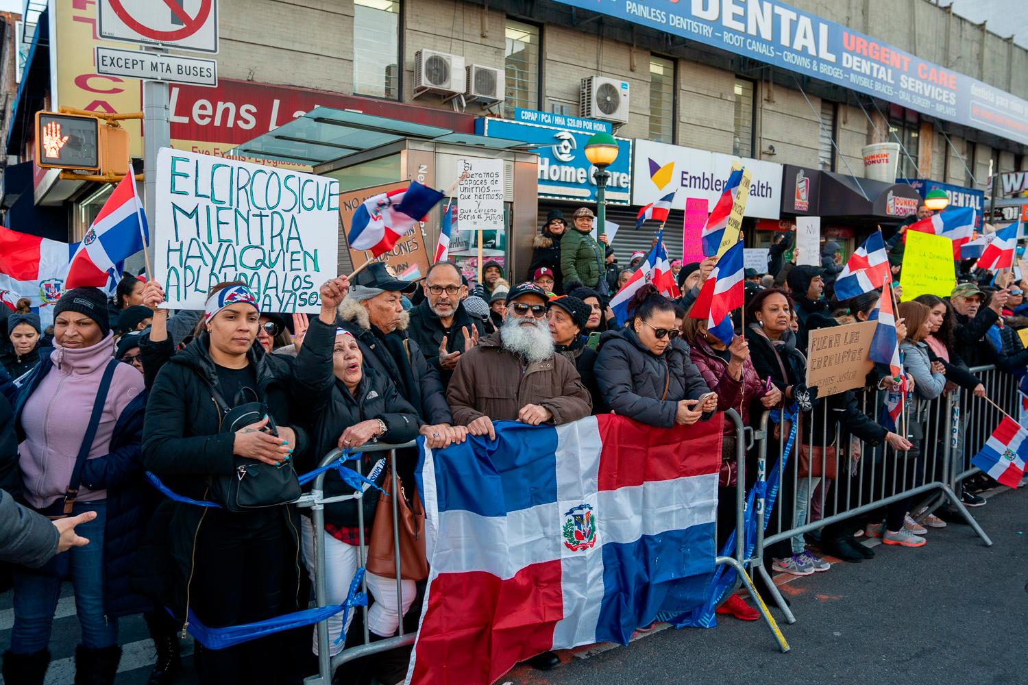 Protestas en Nueva York por la suspensión de las elecciones municipales en RD