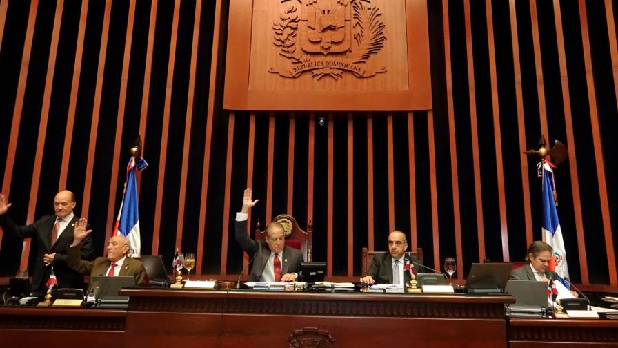 Senado aprueba resolución pide declarar Línea Noroeste en estado de emergencia
Aprueba ley declara 23 de enero Día Nacional de la Salud Materna