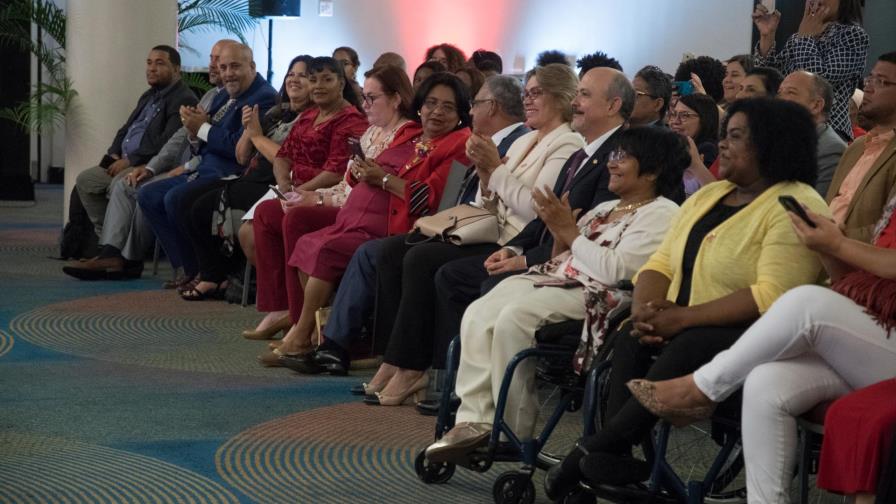 Diez mil dominicanos no están enterados de que son portadores del VIH Diez mil dominicanos no están enterados de que son portadores del VIH