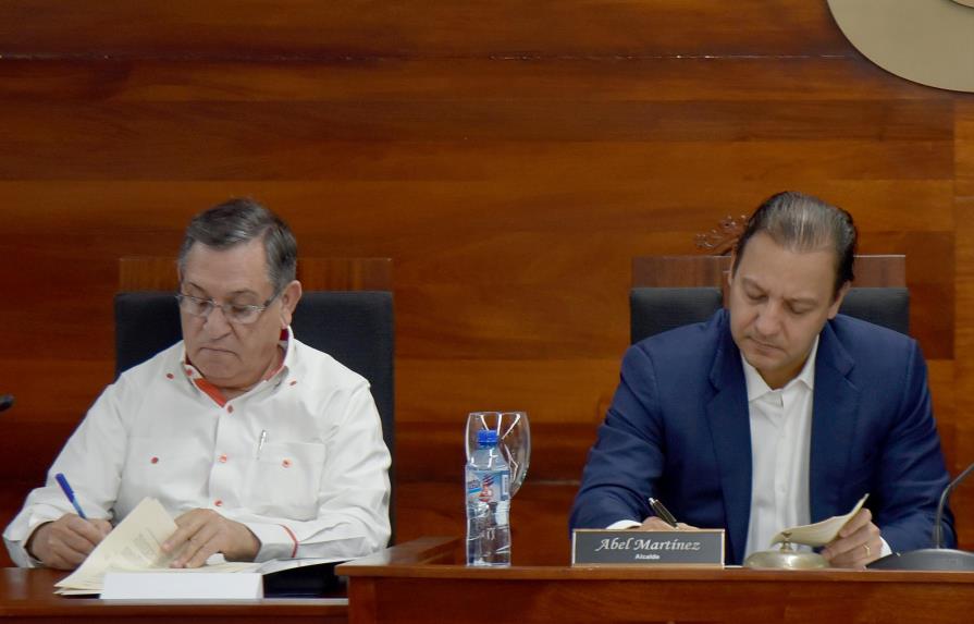 Liga Municipal Dominicana y el Ayuntamiento de Santiago firman acuerdo 
