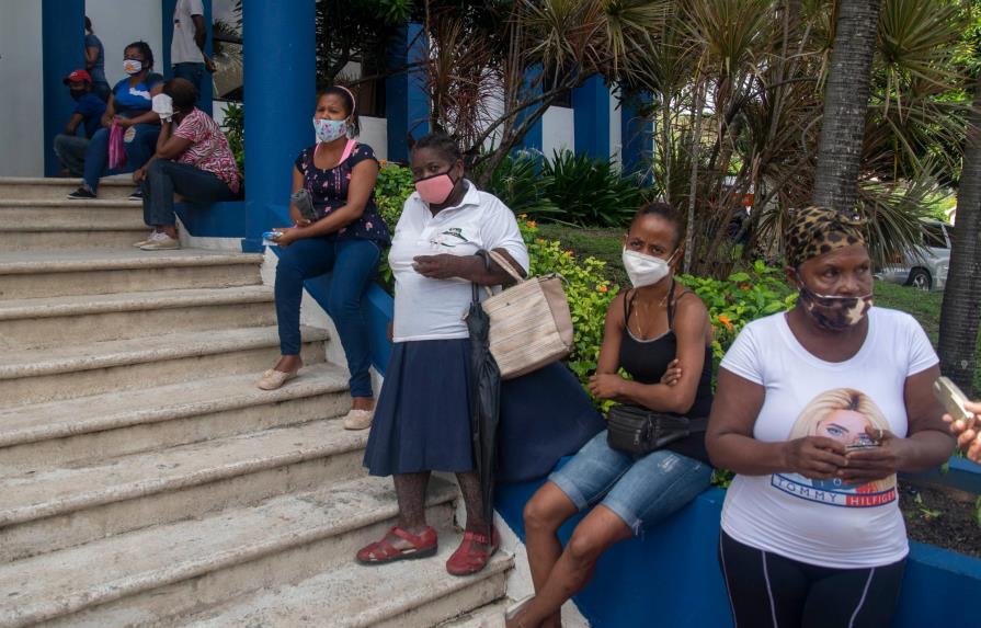 Exempleados de la Alcaldía de Santo Domingo Oeste reclaman pago 