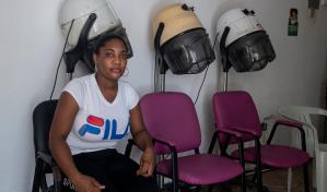 Due&ntilde;a de sal&oacute;n de belleza cerrado por crisis del coronavirus narra dificultades que pasa para mantenerse
