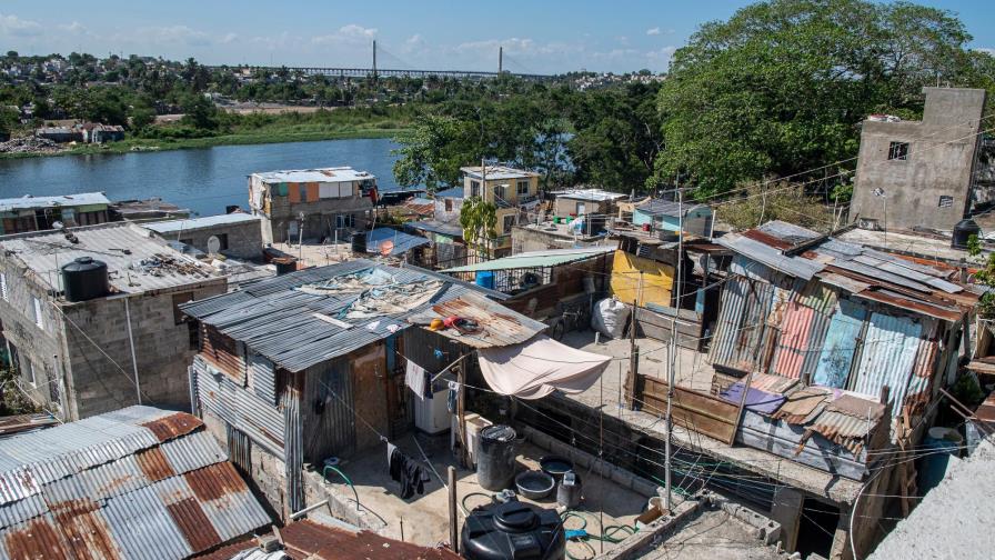 “Quédate en Casa” complementa apoyo asistencial del Gobierno en El Dique