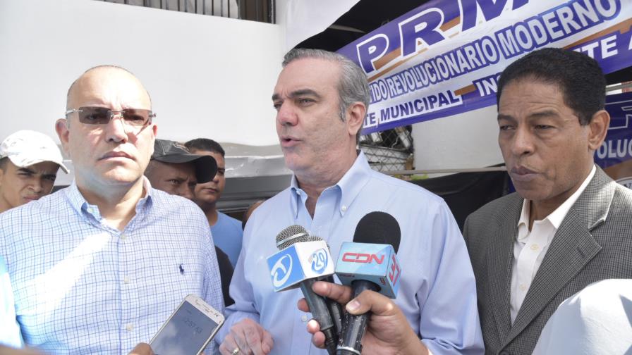 Luis Abinader encabeza jornada de trabajo en Santiago 