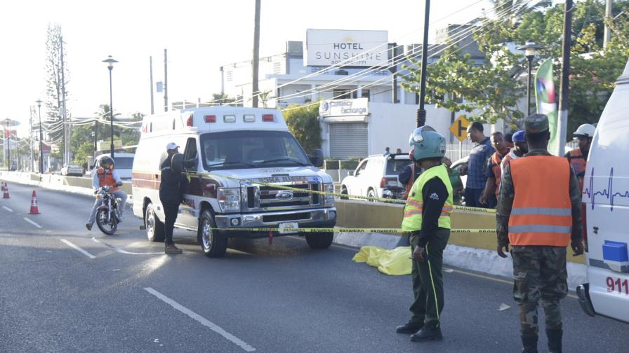 Muere conductor de motocicleta que chocó con poste del tendido eléctrico 