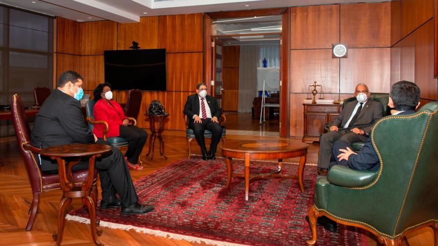 Colegio de Notarios y SCJ intercambian impresiones del servicio judicial y firma electrónica