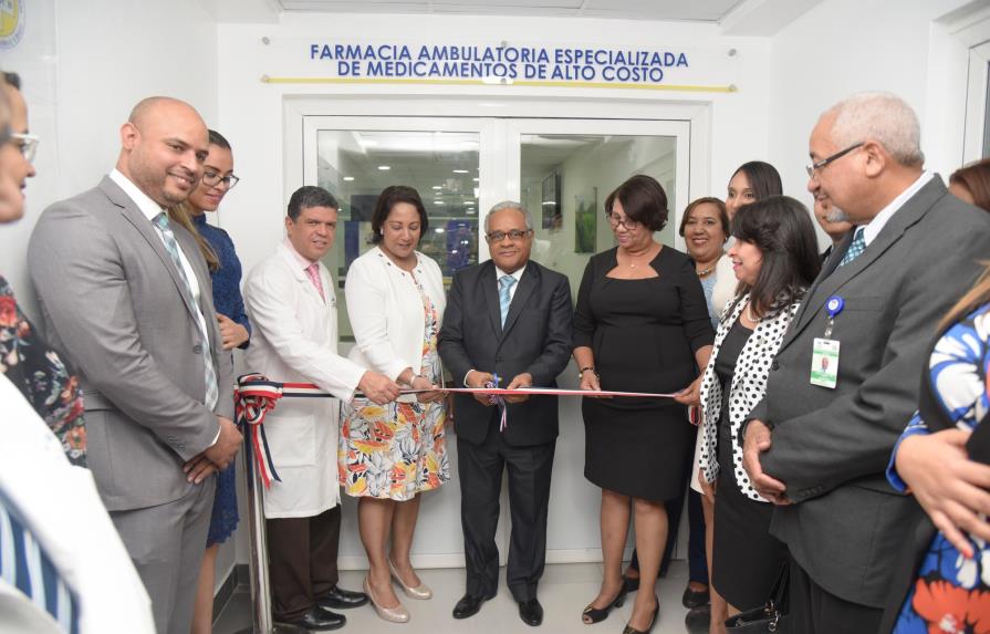 Inauguran farmacia de medicamentos de alto costo en hospital Cabral y Báez de Santiago 