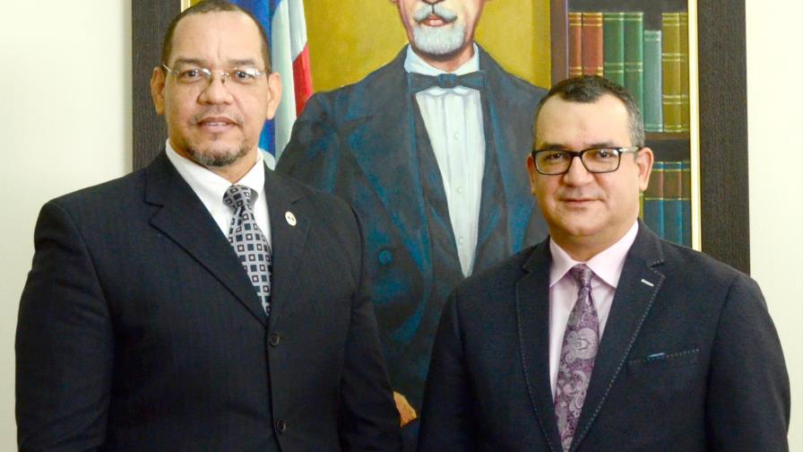 Presidente del Tribunal Electoral se reúne con fiscales y defensores públicos
