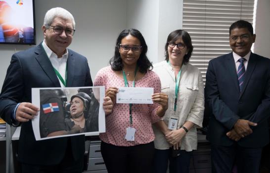 Diario Libre reconoce a periodista y fotógrafo de redacción