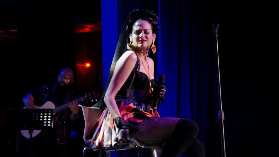 Natalia Jiménez cautiva al público dominicano con su potente voz, carisma y picardía Natalia Jiménez cautiva al público dominicano con su potente voz, carisma y picardía