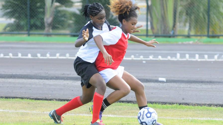 Yeison Michel establece récord en pesas de los Juegos Escolares