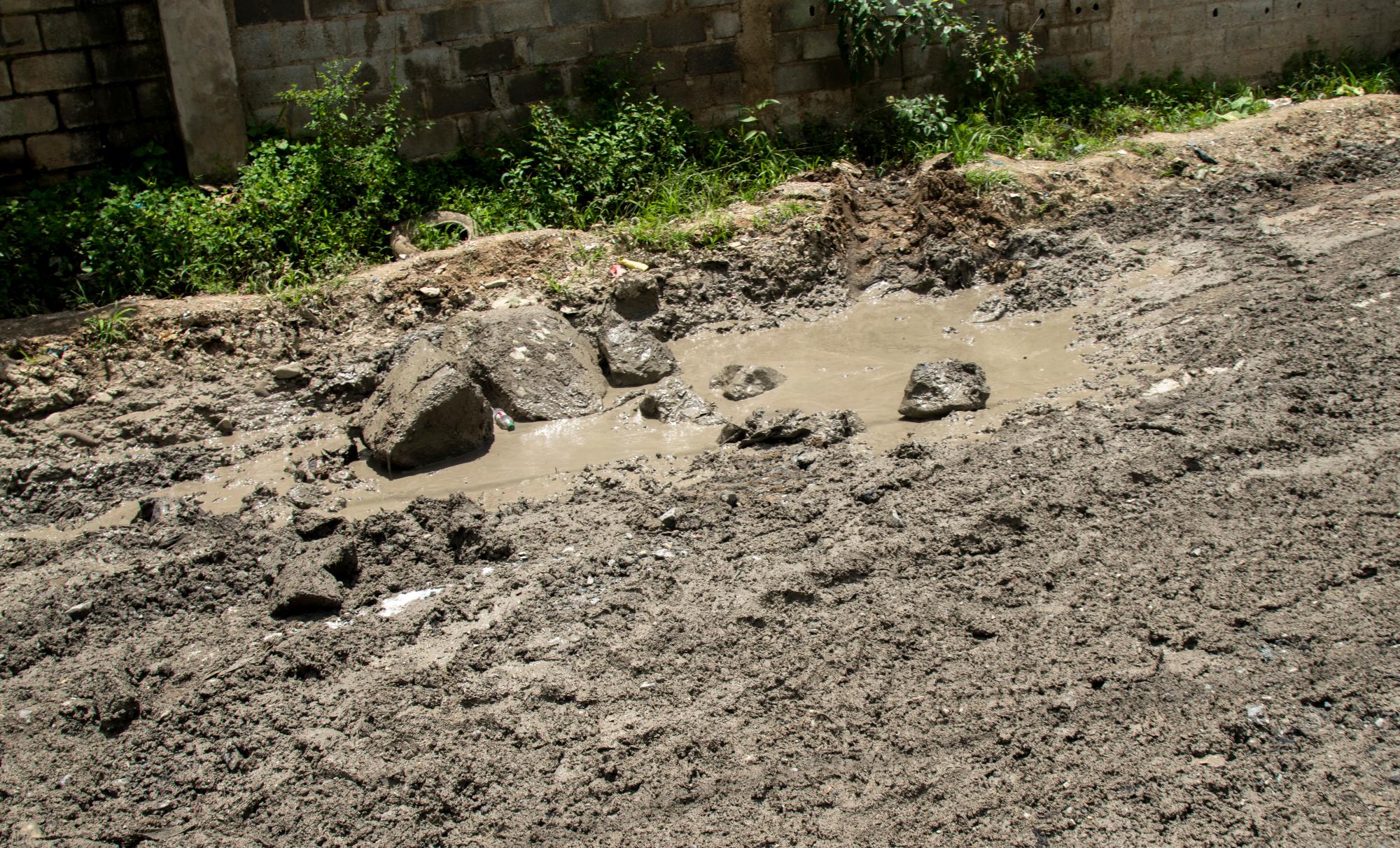 Las condiciones del camino se deterioran. 