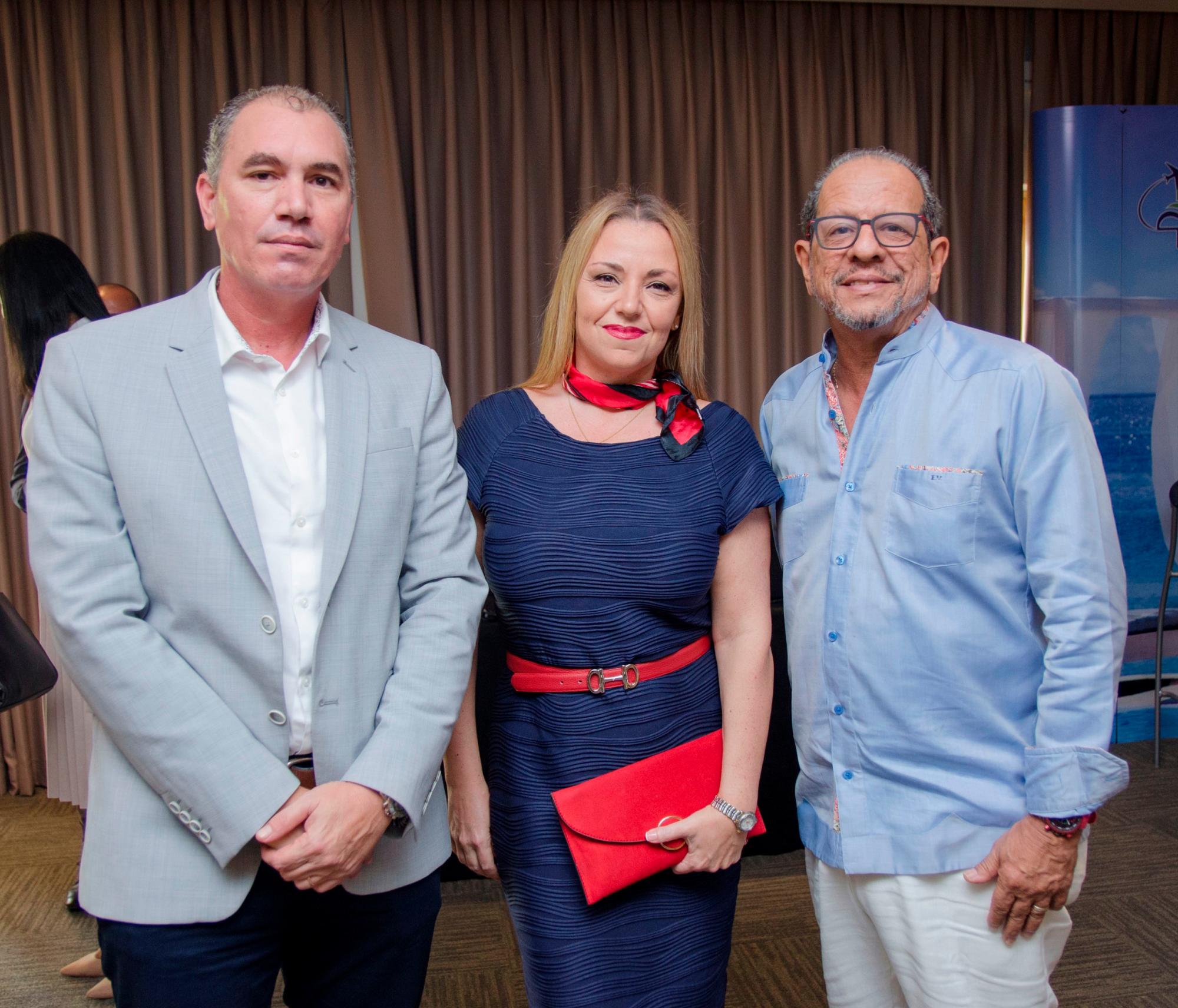 Marcello Ballester, Betina Rey y Ernesto Veloz