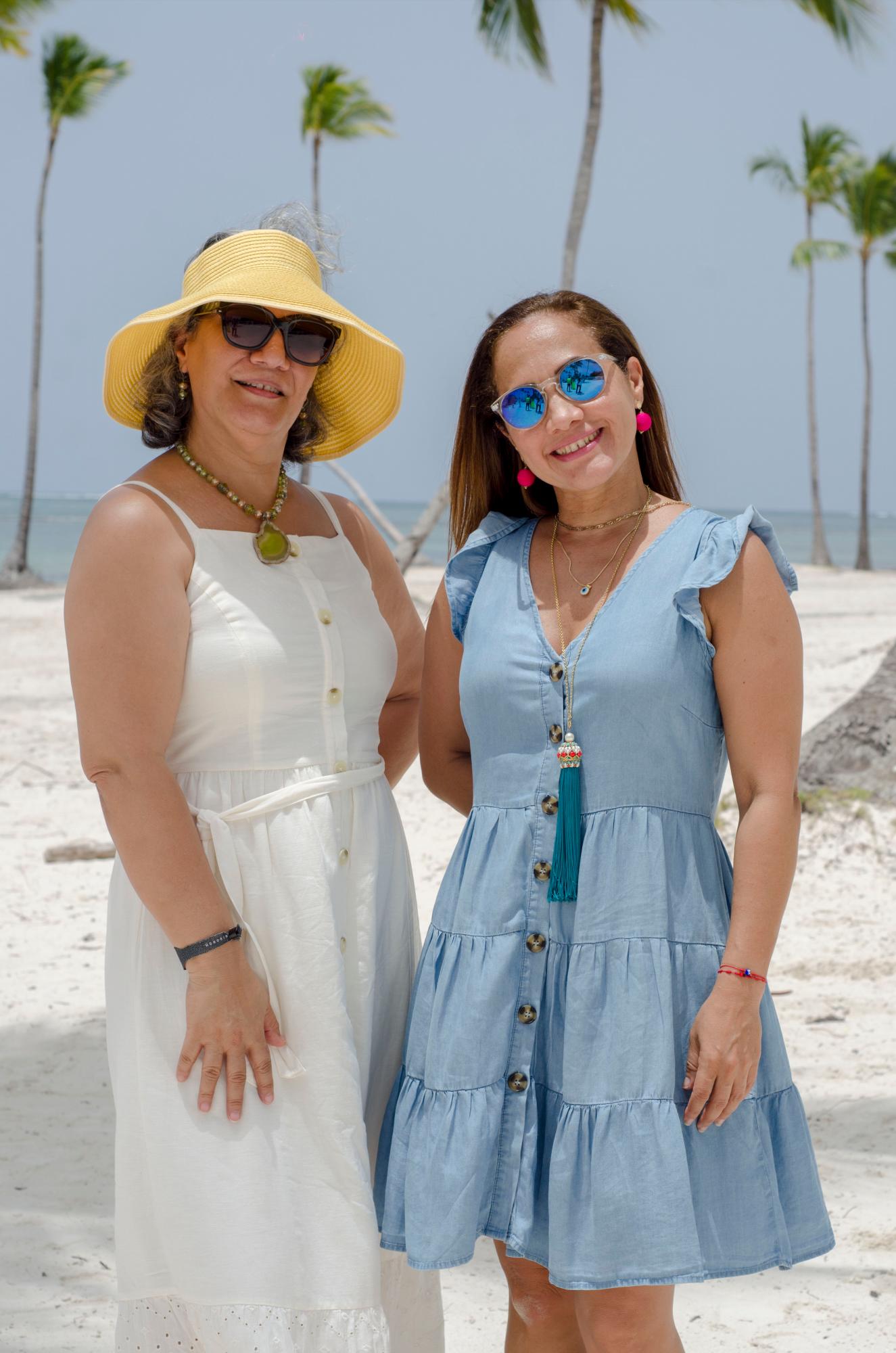 Olga Veras y Rosa Veras.