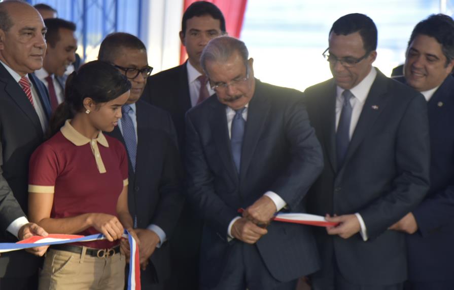 Presidente Danilo Medina entrega tres planteles educativos en Espaillat