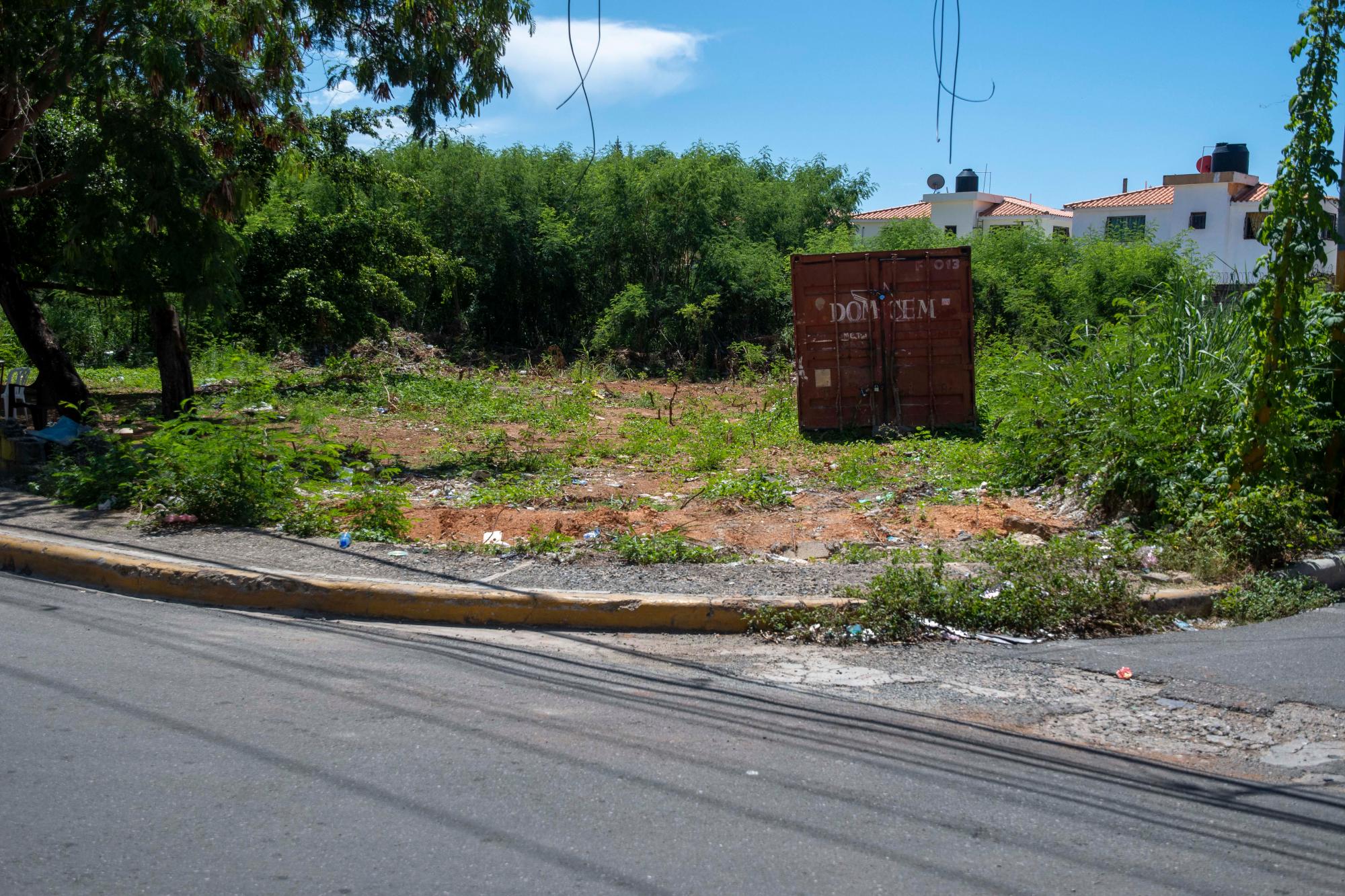Esta es otra área verde que reclaman los residentes.