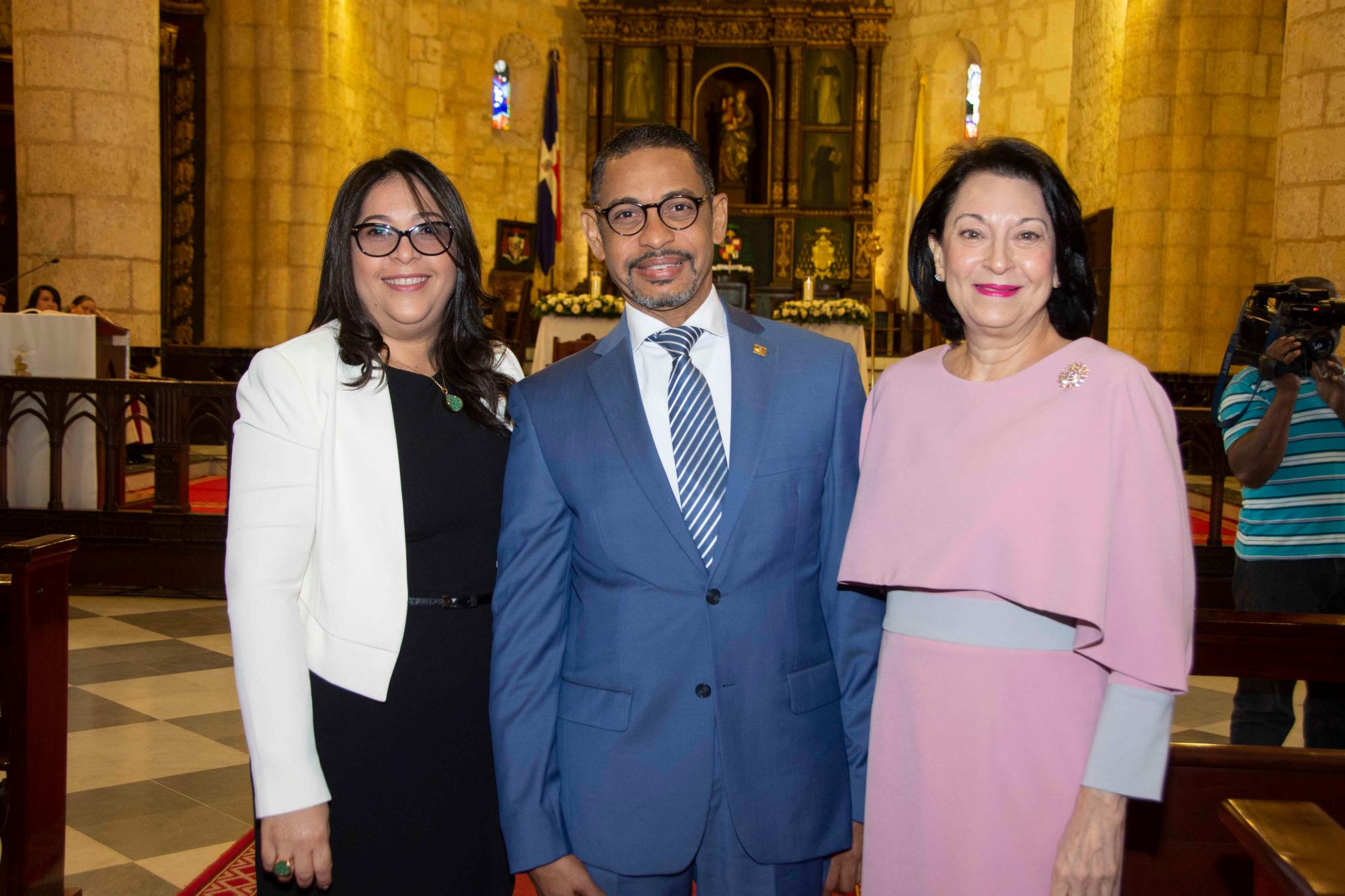 Saida Fernández, José Eduardo Mancebo y Rosa Rita Álvarez Khouri.