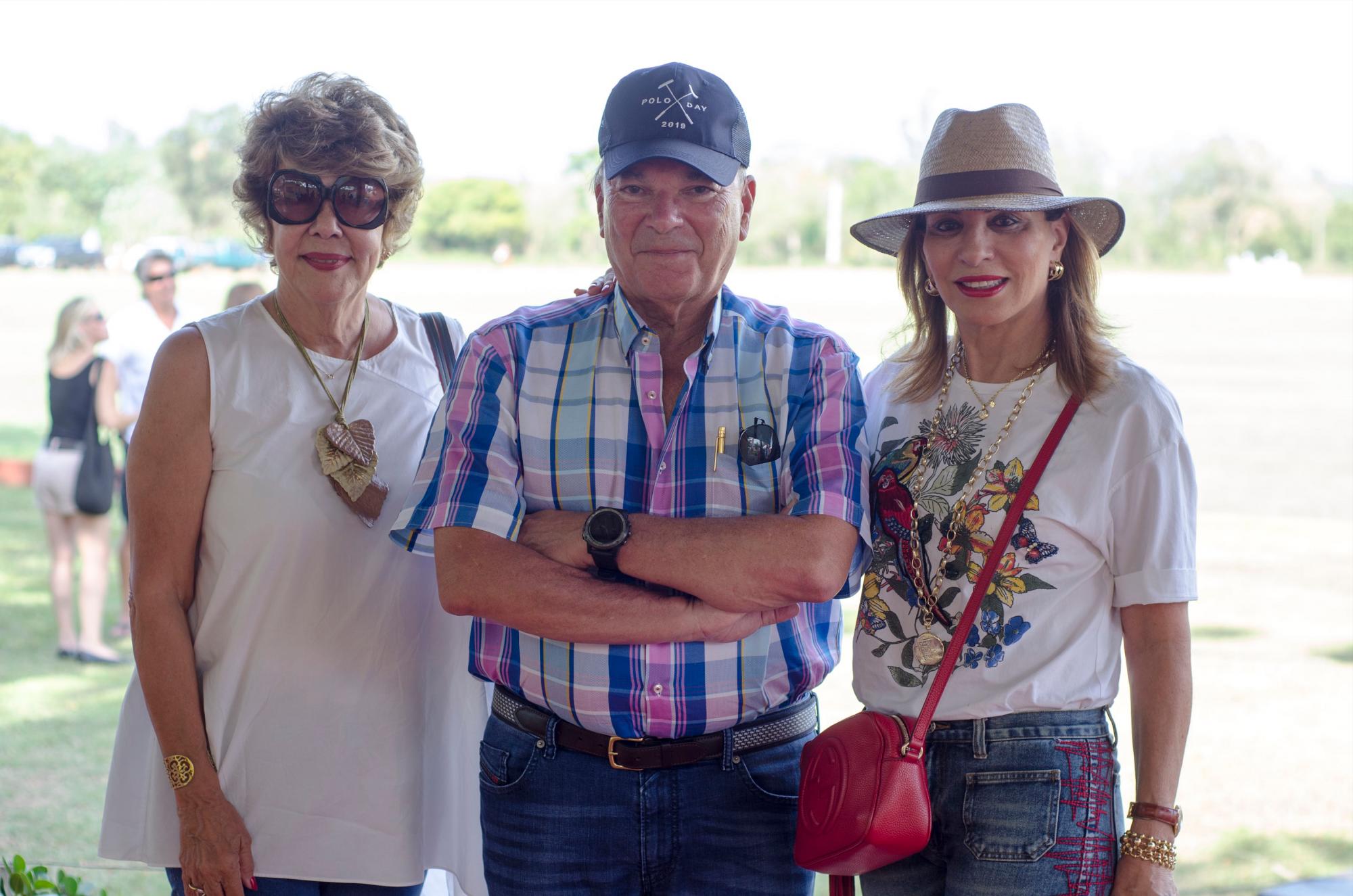 Pilar Soto de Rainieri, Frank Rainieri  y Haydée Rainieri.