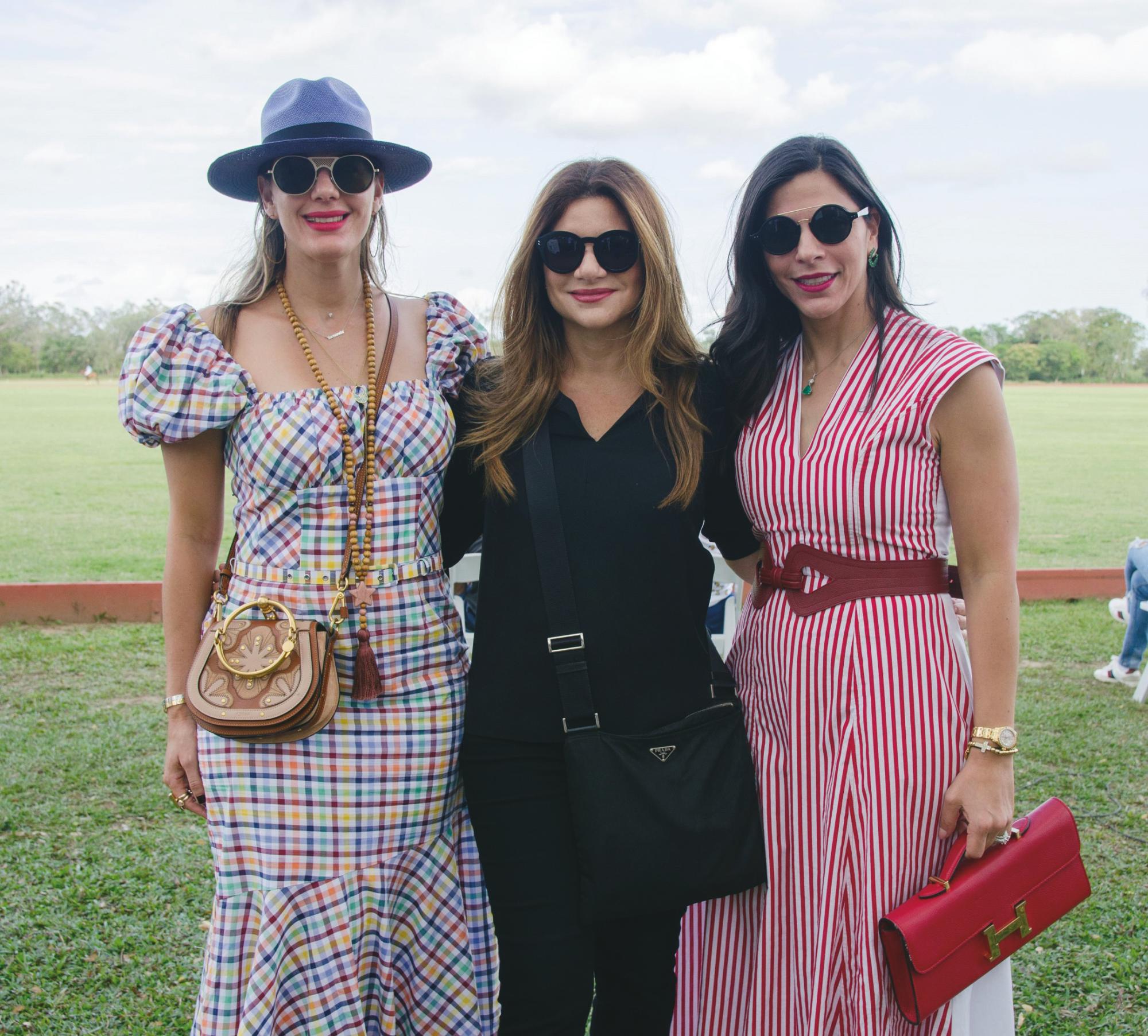 Michelle Vargas, Paola Rainieri y Franchesca Rainieri.