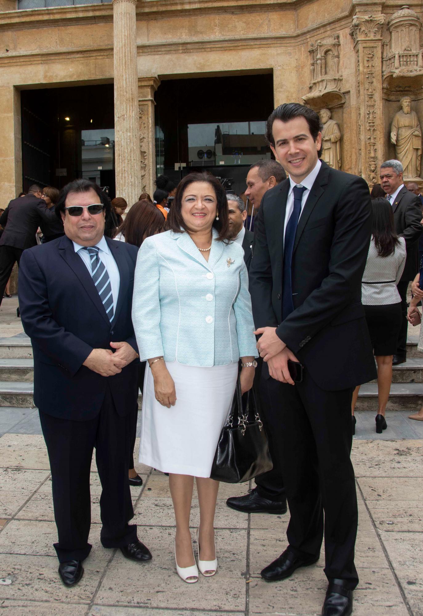 Domingo Dauhajre, Socorro Domínguez y Manuel Singer. 
