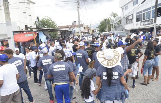 PRM moviliza miles en su “puerta a puerta” en Sto. Domingo y Santiago