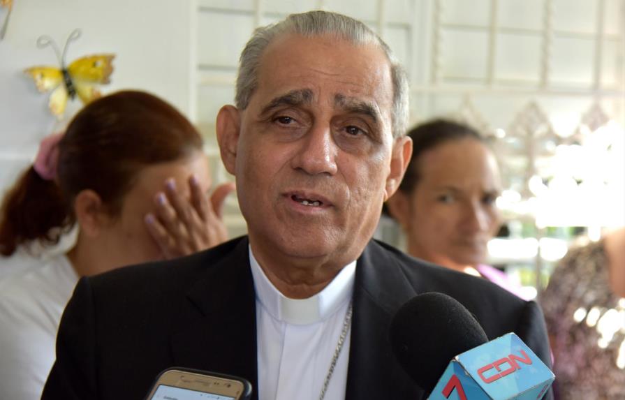 Arzobispo de Santiago considera urge enfrentar delincuencia afecta país