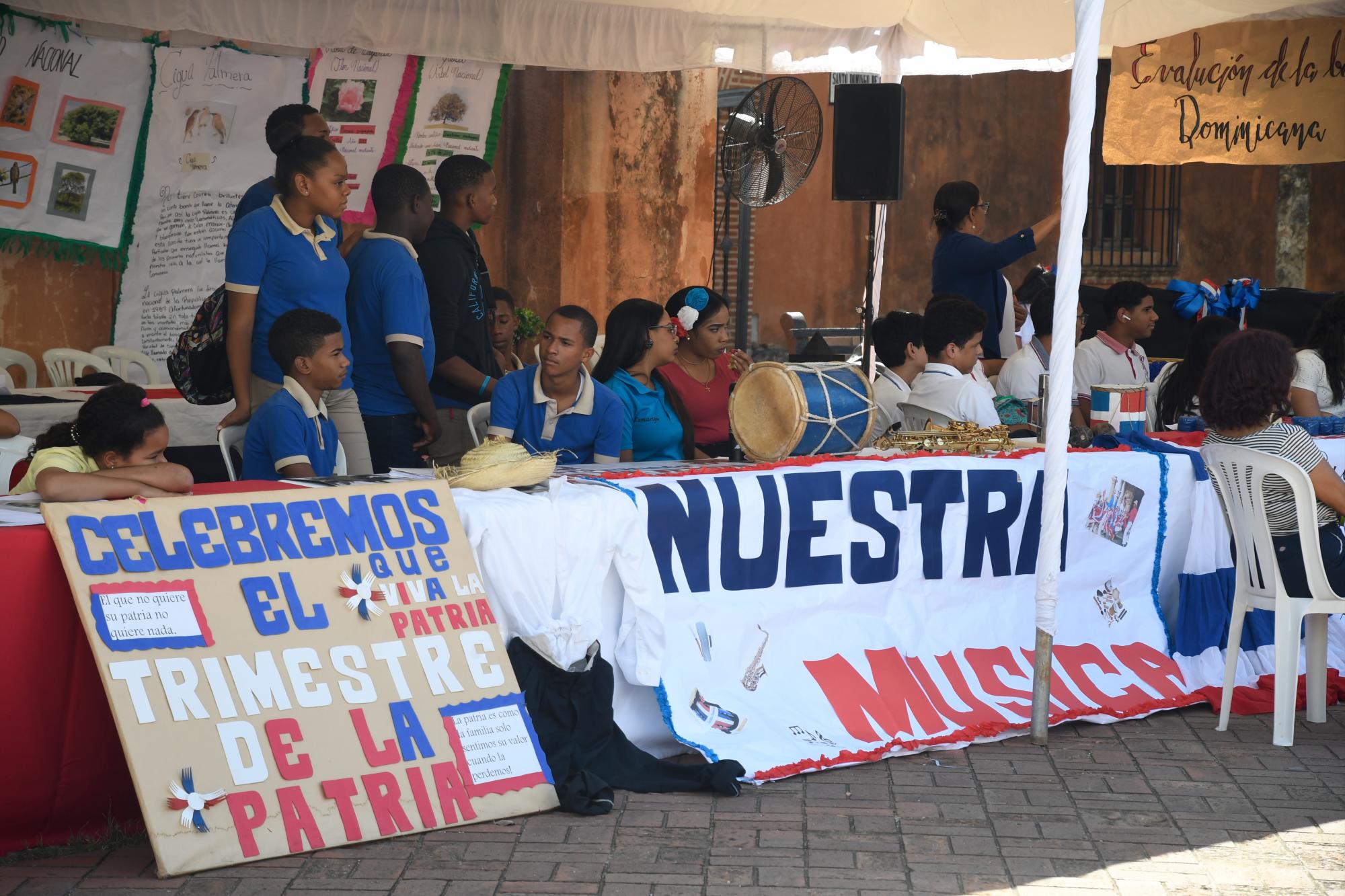 Frene a l parque el Tribunal Constitucional realizó actividades con estudiantes de escuelas y colegios que fue apoyada por el Instituto Duartiano.