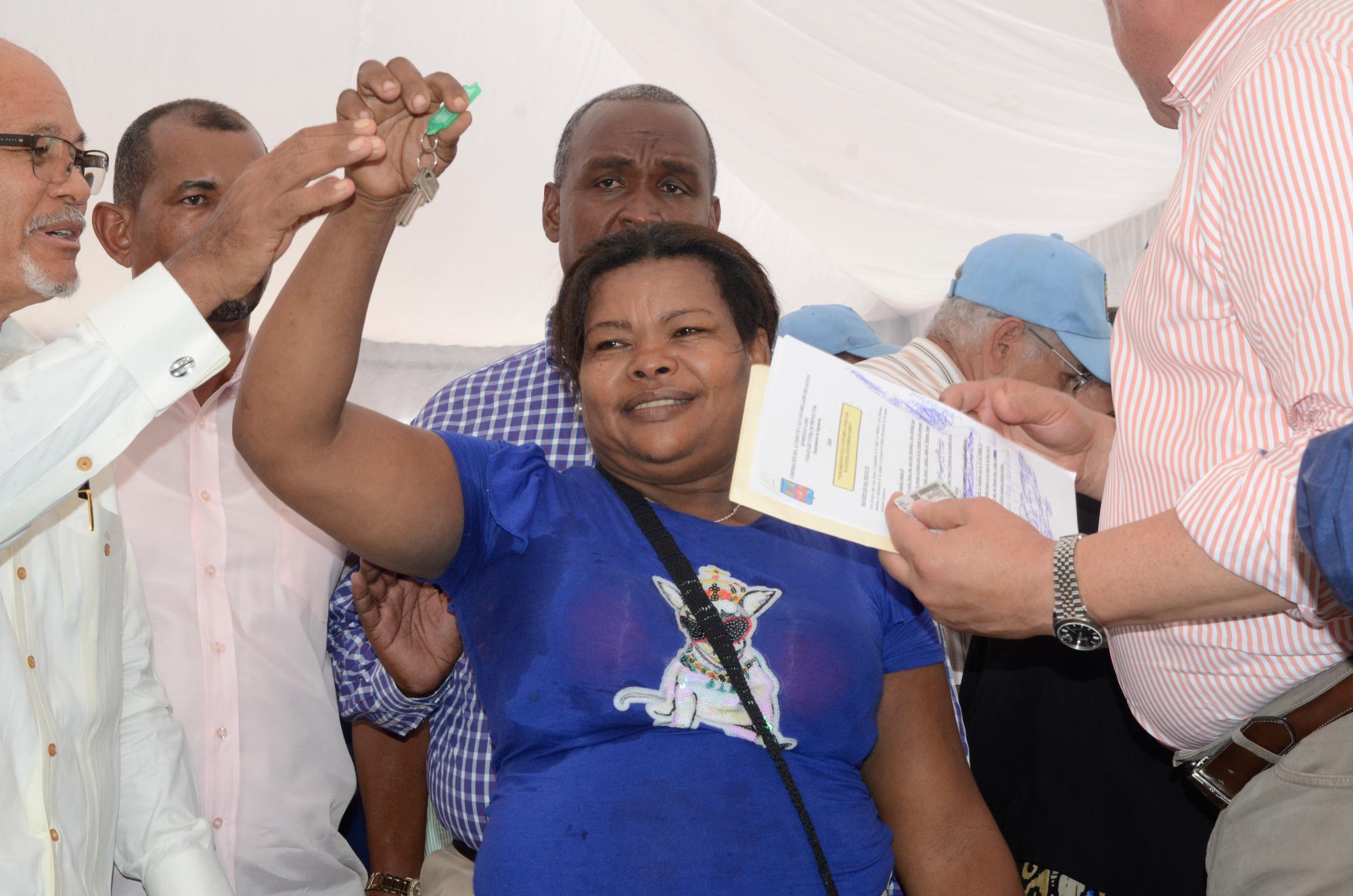 Una de las beneficiadas (Francisco Arias)