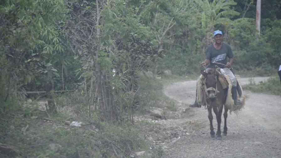 Piden construcción de carretera en zonas de provincia Puerto Plata Piden construcción de carretera en zonas de provincia Puerto Plata