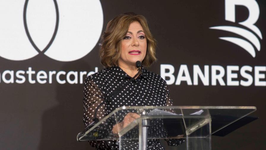 Presentan nueva tarjeta Mastercard Black Banreservas 
