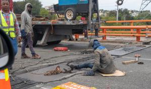 Planchuelas vuelven a despegarse en el puente Juan Bosch 