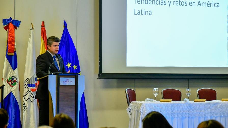 ¿Cuál es el indicador de éxito? ¿El número de gente con diploma o con empleos dignos?