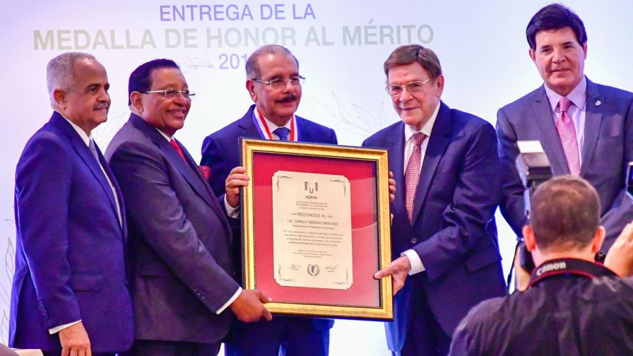 Hacendados y agricultores reconocen al presidente Danilo Medina