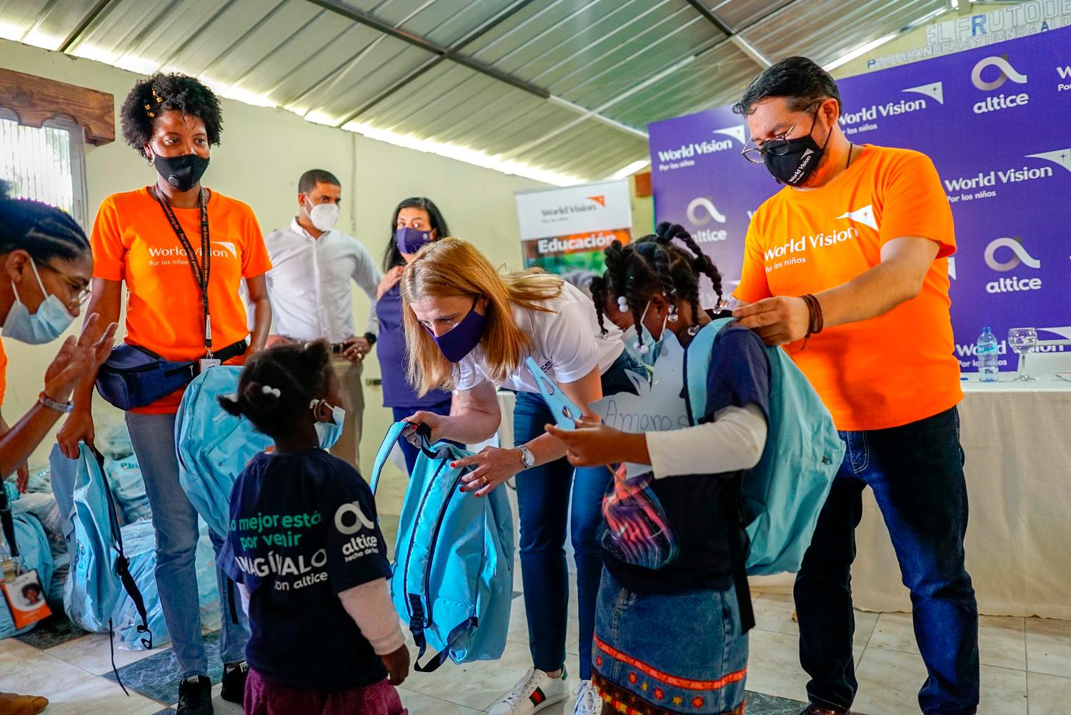 La entrega de los kits de aprendizaje se llevó a cabo bajo estrictas medidas de salud y seguridad.