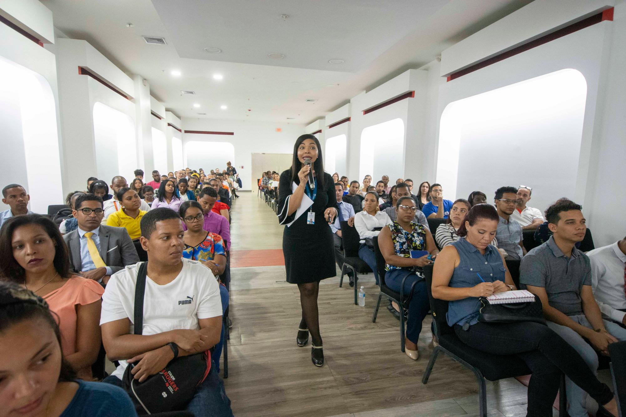 Las plazas Sambil y Galería 360, así como el evento de Dominicana Moda 2019, fueron las plataformas que el Banco de Reservas aprovechó para impartir charlas sobre educación financiera, como parte de la campaña Ahórrate tus antojos y gana con Banreservas.   
