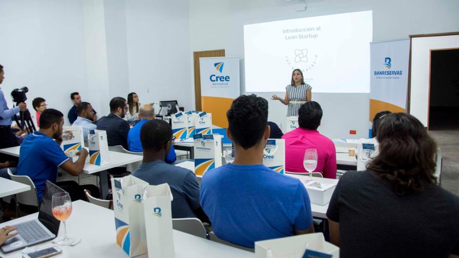 Banreservas respalda 15 proyectos de jóvenes emprendedores