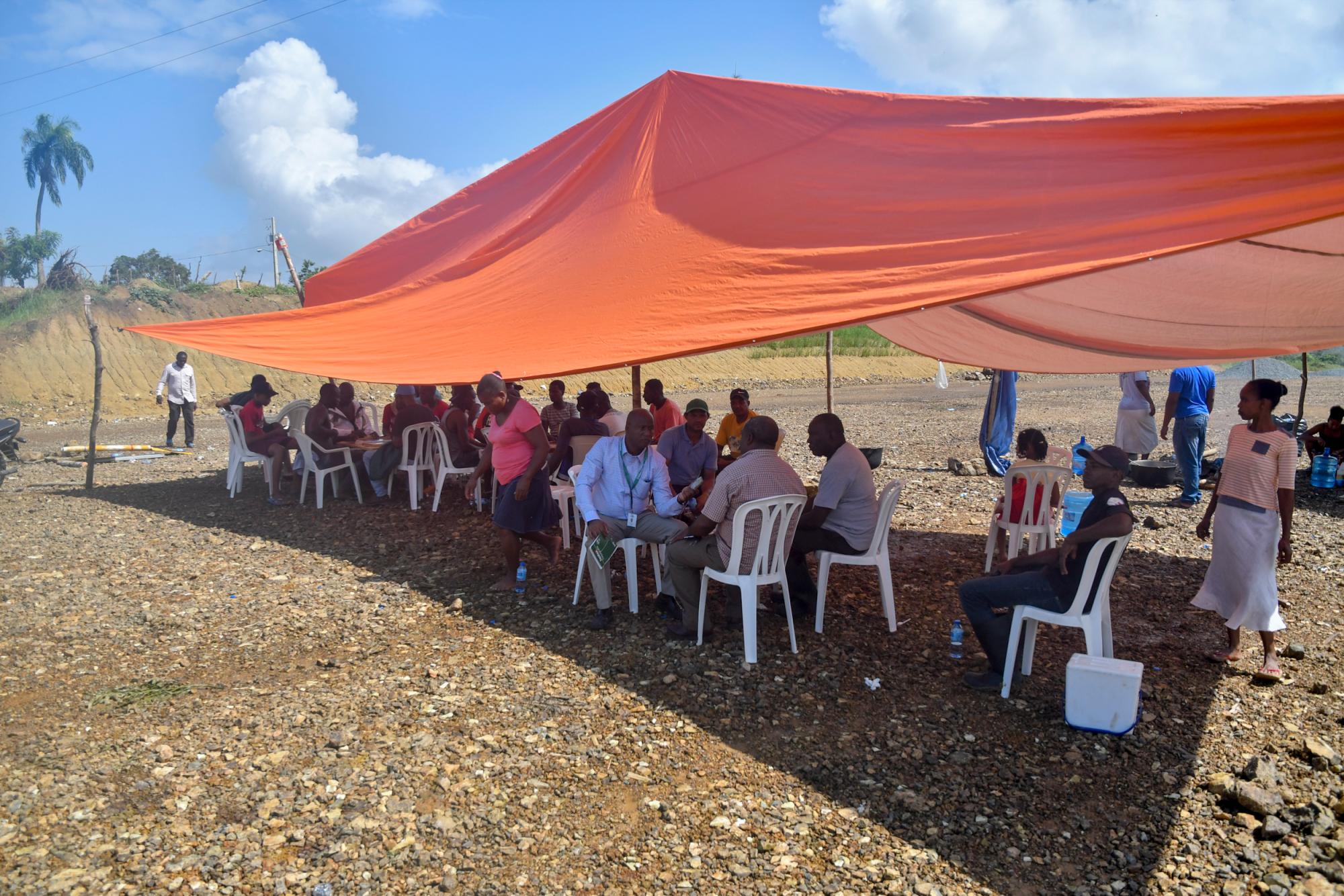 Algunos de los manifestantes en la vigilia.