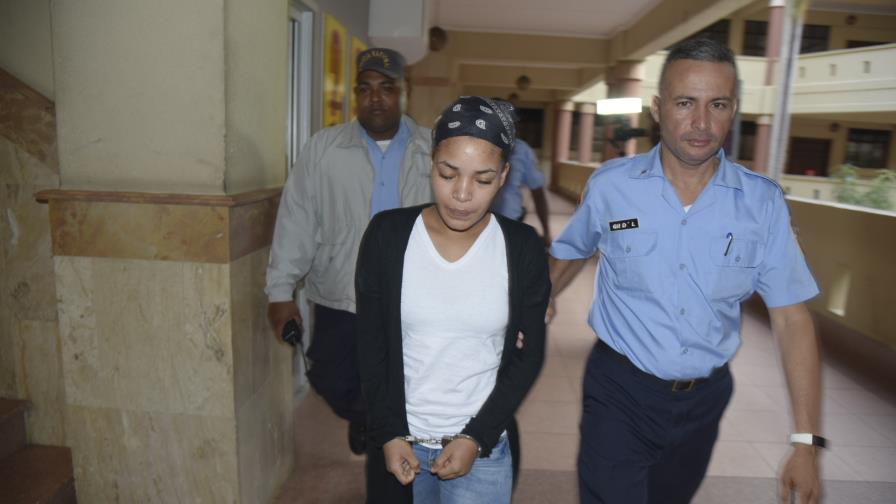 Conocerán el jueves coerción a mujer acusada de matar su pareja en Santiago