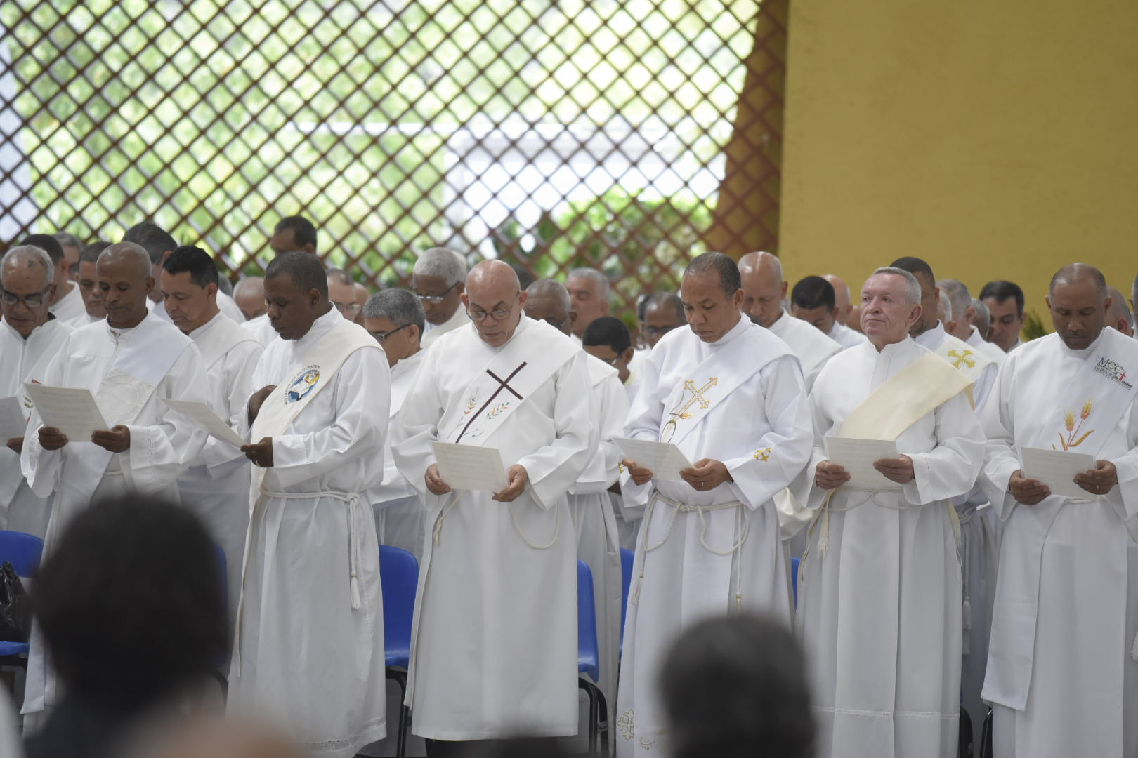 Sacerdote que participaron de la misa.