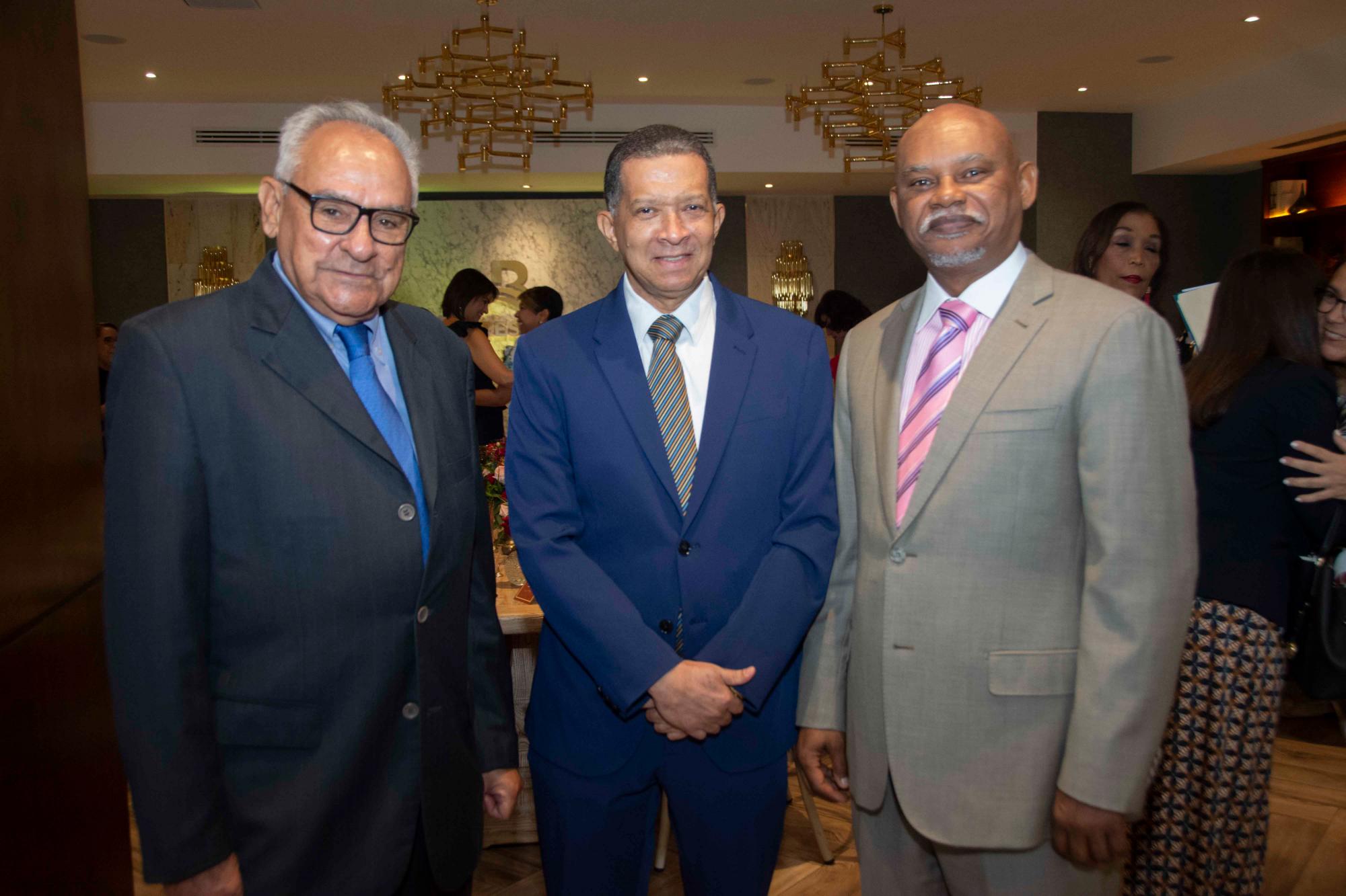 Napoleón Beras Prats, Reyes Guzmán y Oscar Peña.